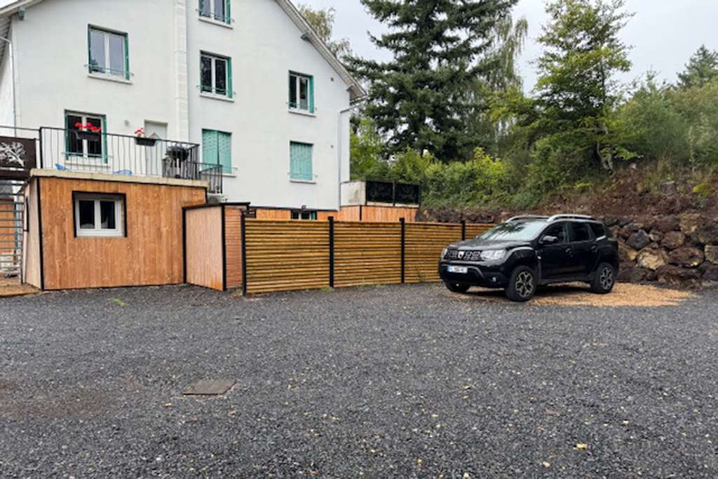 Grand gite familiale et groupe à Murol été hiver