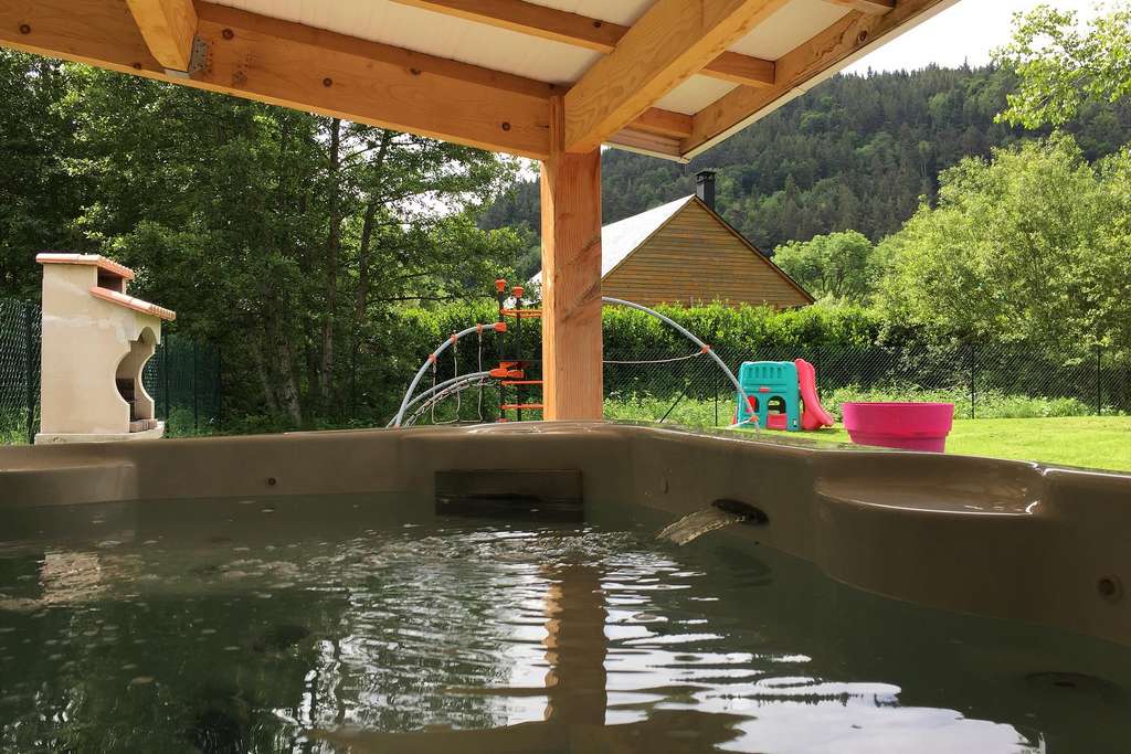 Jaccuzi gite Chambon sur Lac